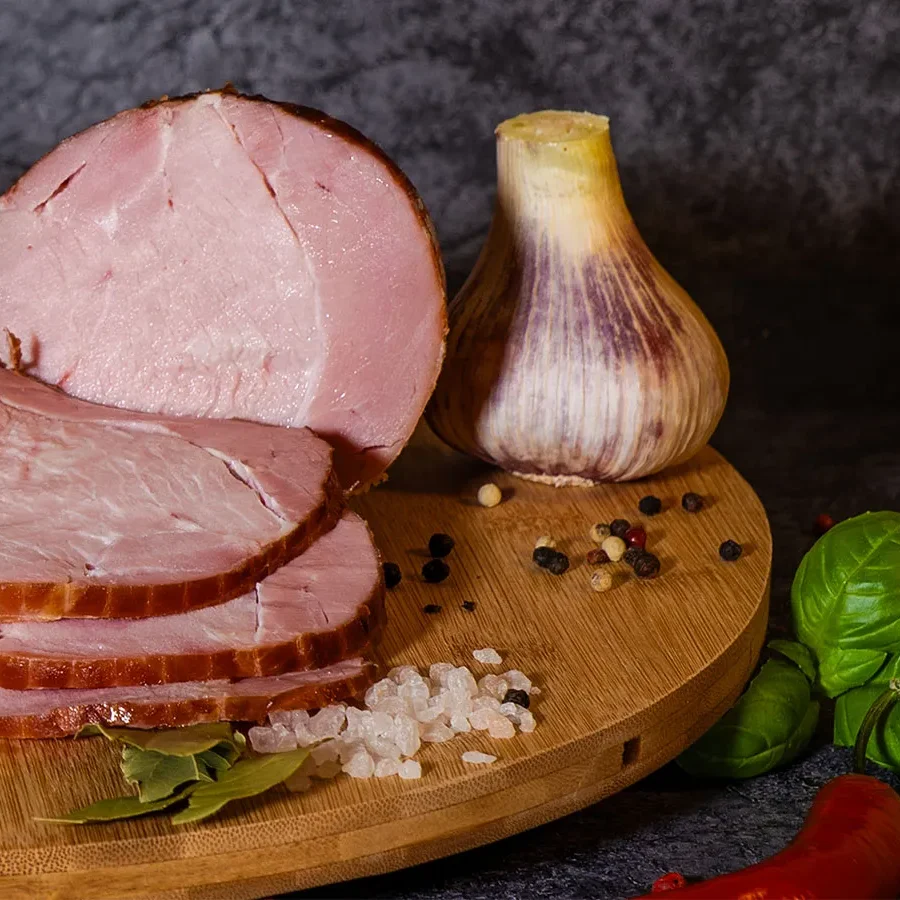 Szynka wiejska wędzona na ciepło około 500g